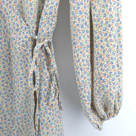 Glamorous ASOS Cream V Neck Tea Micro Floral Print Wrap-Tie Waist Mini Dress 4 - Picture 4 of 13